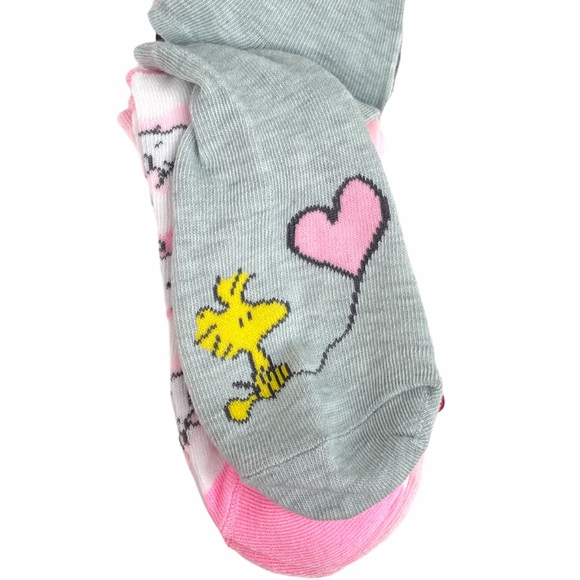 Peanuts Snoopy and Woodstock Valentine’s Socks - Picture 4 of 9